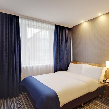 Premier Inn Hamburg City Alster Exterior photo
