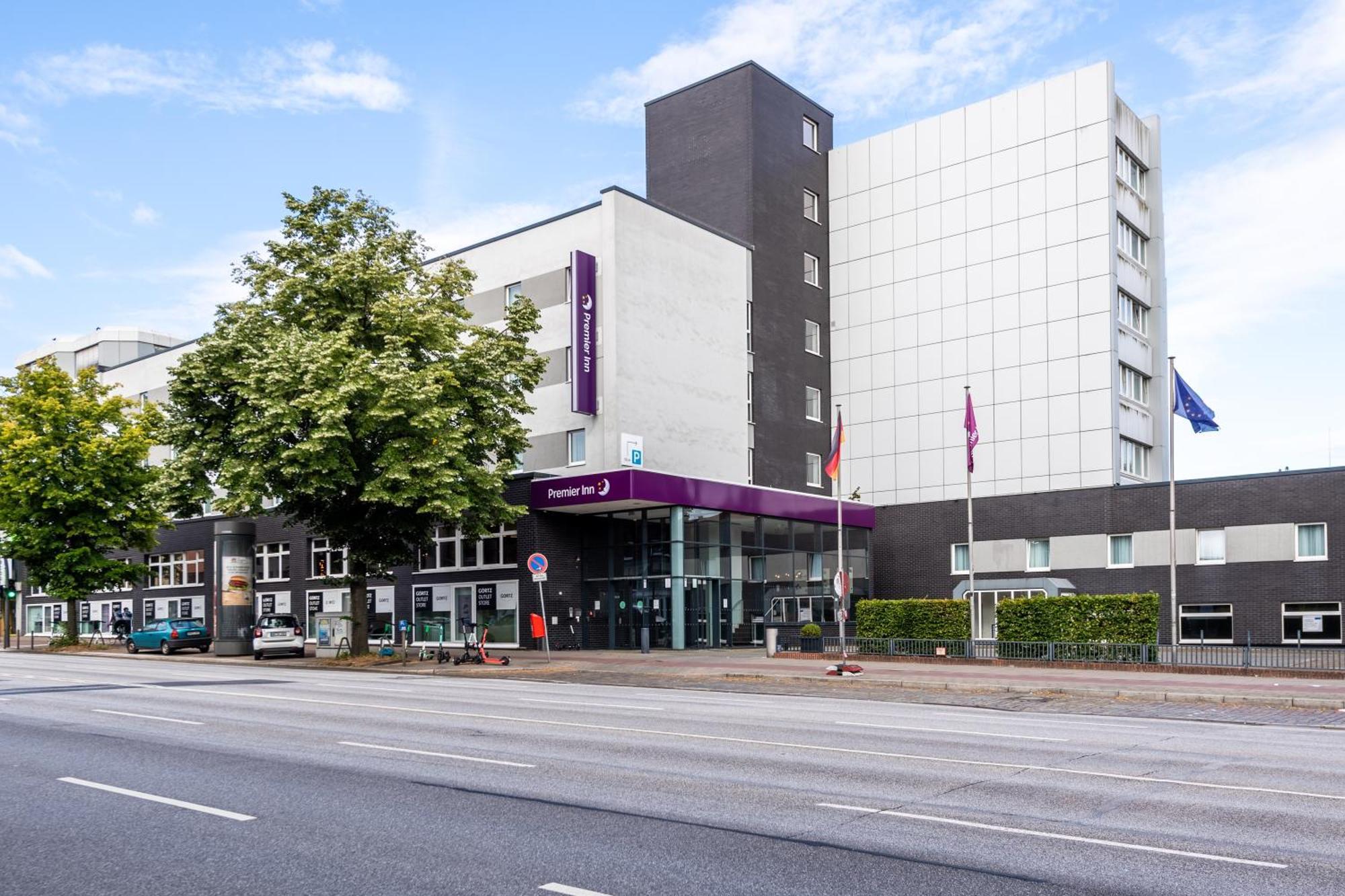 Premier Inn Hamburg City Alster Exterior photo